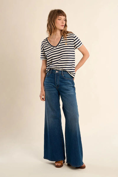ADORABLE V-NECK STRIPE T-SHIRT WITH CHARMING HEART DETAIL