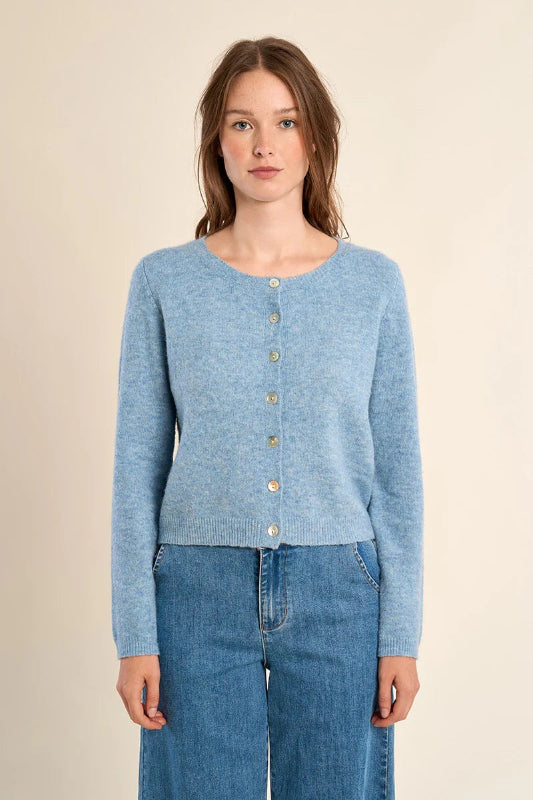 SWEATERS – A La Mode