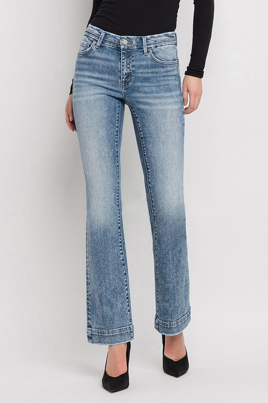 MID RISE MOUNT BRUCE SEAMLESS WAISTBAND BOOTCUT JEANS