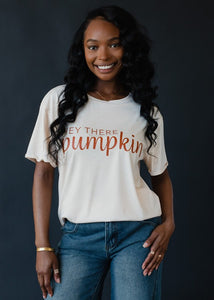 HEY THERE PUMPKIN GRAPHIC TEE