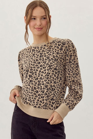 STYLISH AND PLAYFUL LEOPARD PULLOVER