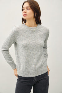 SOFT TEXTURED HEATHER YARN KNIT SWEATER