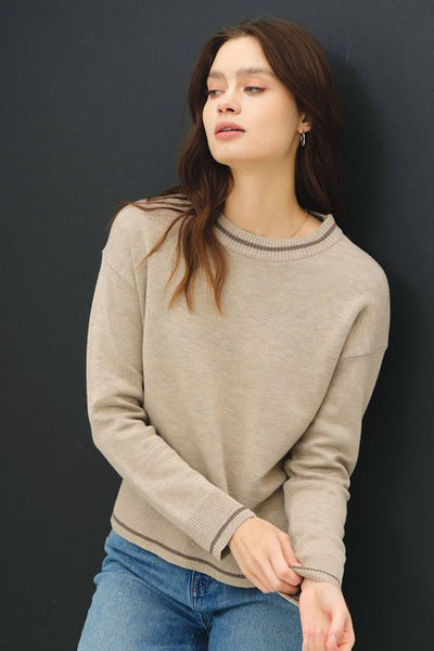 STRIPED HEM TWO TONE CREW NECK SWEATER