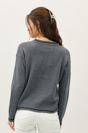 STRIPED HEM TWO TONE CREW NECK SWEATER