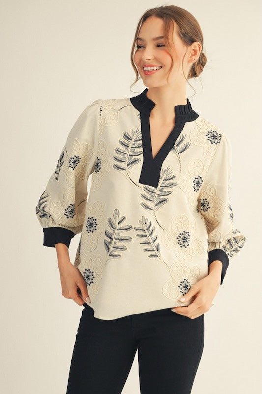 CHARMING AND DELICATE EMBROIDERED 3/4 SLEEVE TOPT