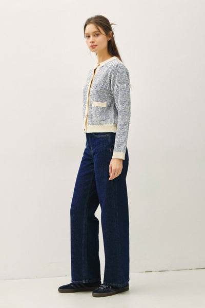 TIMELESS AND POLISHED TWEED KNIT CREWNECK CARDIGAN