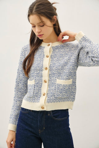 TIMELESS AND POLISHED TWEED KNIT CREWNECK CARDIGAN