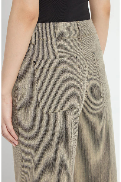 Lysse Clarke wide leg denim
pull-on wide leg jeans women
four-way stretch wide leg pants
stretch denim wide leg trousers women
pinstripe wide leg jeans women
Lysse wide leg pants
pull-on denim pants women
olive stripe wide leg jeans
smoothing waist wide leg denim
cotton spandex wide leg pants women