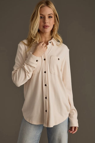 MODERN CLASSIC SUPER SOFT BUTTON-UP TOP
