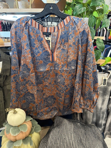 FLOWY AND ELEGANT SPLIT NECK PLEATED DETAIL LONG SLEEVE BLOUSE