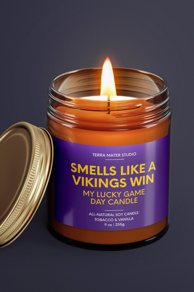 9 OZ SMELLS LIKE A WIN - LUCKY GAME SOY CANDLE