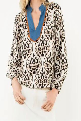 STRIKING ORNAMENTAL PRINT V-NECK TOP