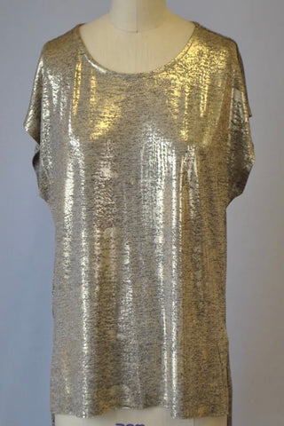 RADIANT FOIL SHINE KNIT HIGH-LOW TOP