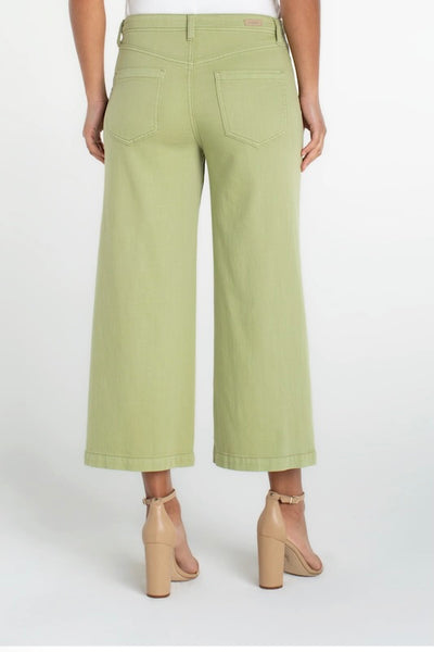 EFFORTLESSLY MODERN UTILITY CROP WIDE LEG