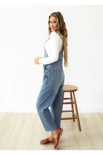 CASUAL AND TIMELESS ADJUSTABLE STRAIGHT-LEG DENIM OVERALLS