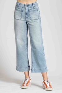 Light wash cropped wide leg denim with patch pockets.