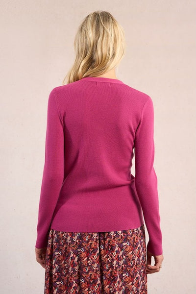 EFFORTLESS AND STYLISH SWEATER WITH KEYHOLE NECKLINE